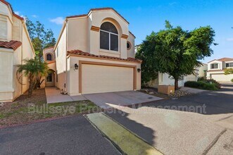 2333 E Gelding Dr in Phoenix, AZ - Building Photo - Building Photo