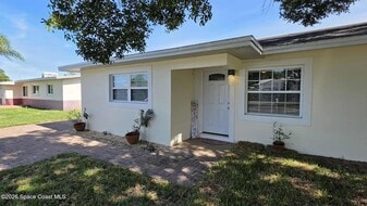410 4th St in Merritt Island, FL - Building Photo