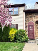 945 Bancroft Pl in Warminster, PA - Building Photo - Building Photo