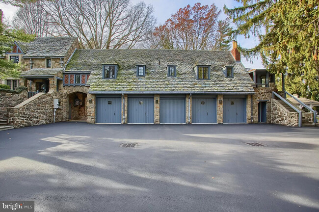 405 N Tulpehocken Rd, Unit 1 in Reading, PA - Building Photo - Building Photo