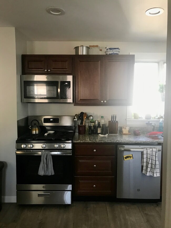 7 Quincy St, Unit 2 in Somerville, MA - Foto de edificio - Building Photo
