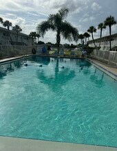 335 Causeway N in New Smyrna Beach, FL - Building Photo - Building Photo
