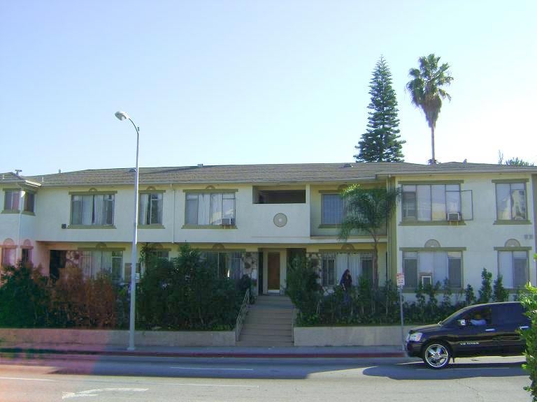 4800 Beverly Blvd in Los Angeles, CA - Building Photo