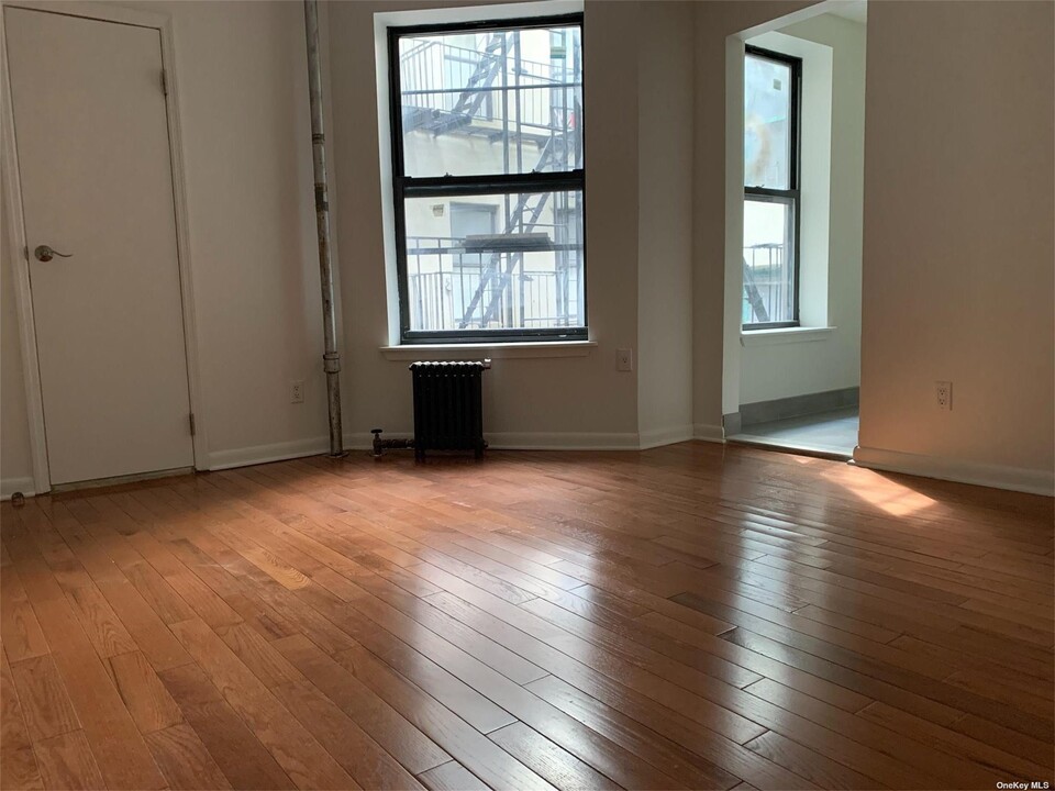 39-23 57th St, Unit A3 in Queens, NY - Building Photo