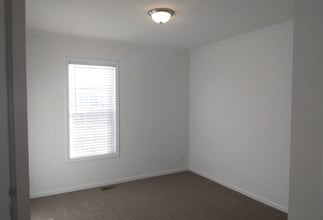 37415 Grain View Ln in Lenox, MI - Foto de edificio - Building Photo