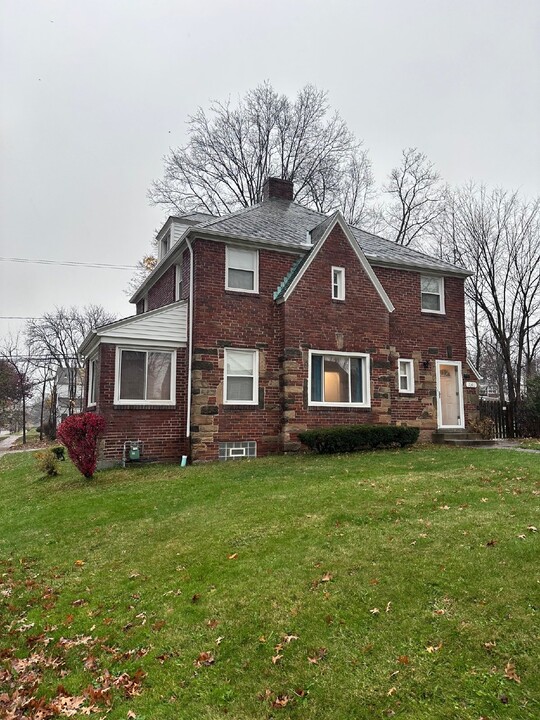 17303 Invermere Ave in Cleveland, OH - Building Photo