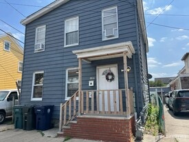 109 Washington St in Perth Amboy, NJ - Building Photo