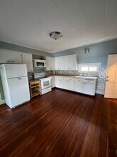 7 Sylvan Ave, Unit 2 in Lewiston, ME - Foto de edificio - Building Photo