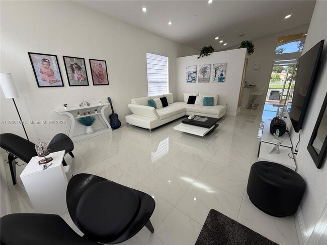 2330 SW 132nd Wy in Miramar, FL - Building Photo - Building Photo