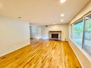 1815 152nd Ave SE in Bellevue, WA - Building Photo - Building Photo