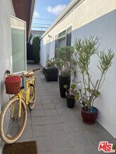415 Rose Ave in Los Angeles, CA - Building Photo - Building Photo