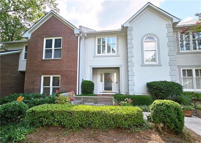 property at 5652 River Oaks Pl NW