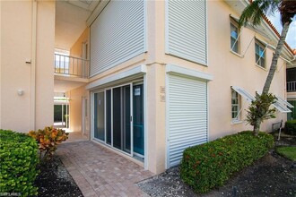 3070 Gulf Shore Blvd N in Naples, FL - Building Photo - Building Photo