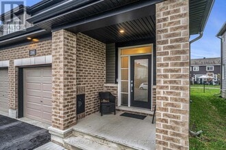 16 Gardenpost Ter in Ottawa, ON - Building Photo - Building Photo