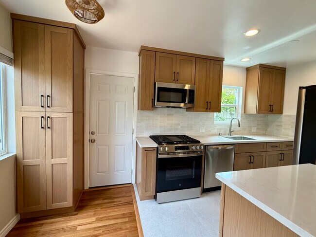 property at 11605 W Washington Blvd