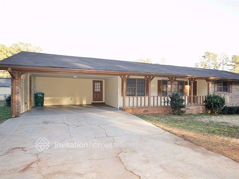 1538 Pounds Rd SW in Stone Mountain, GA - Building Photo