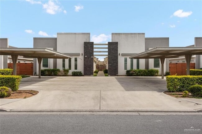 property at 1703 W Garrison Dr