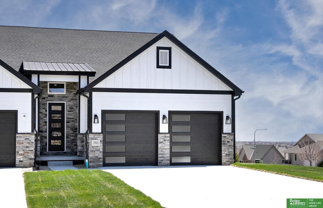 5901 N 159th Cir in Omaha, NE - Building Photo
