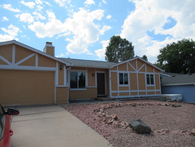 property at 1955 Whitehorn Dr N