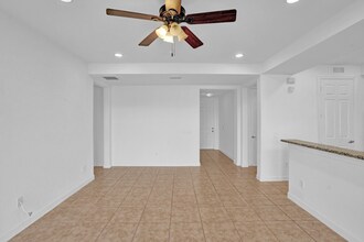 8231 NW 127th Ln-Unit -33-A in Parkland, FL - Building Photo - Building Photo