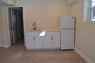 1636 Gibbons Rd in Point Of Rocks, MD - Foto de edificio - Building Photo