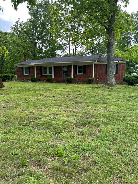 2341 North St in Lincolnton, NC - Building Photo