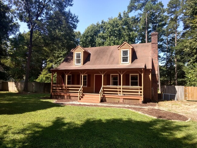 8487 Shady Grove Rd in Mechanicsville, VA - Building Photo - Building Photo