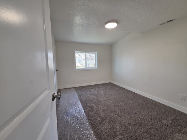 152 N 200 W St in Tooele, UT - Building Photo - Building Photo