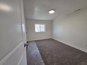 152 N 200 W St in Tooele, UT - Building Photo - Building Photo