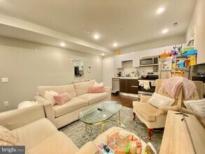 2010 Walnut St in Philadelphia, PA - Building Photo - Building Photo