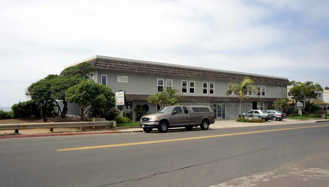 Beach Cliff Villas in San Diego, CA - Foto de edificio - Building Photo