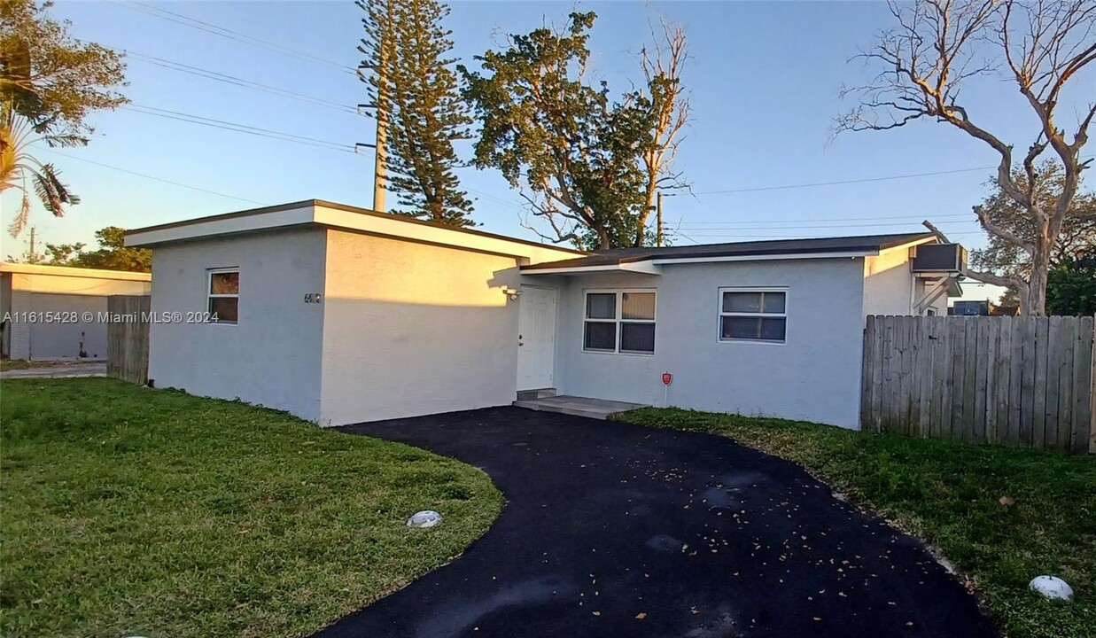 6410 Sheridan St, Unit 0 in Hollywood, FL - Building Photo