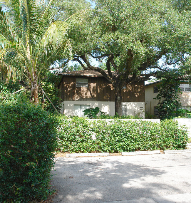 2323-2329 SW 17th Ter in Fort Lauderdale, FL - Building Photo - Building Photo