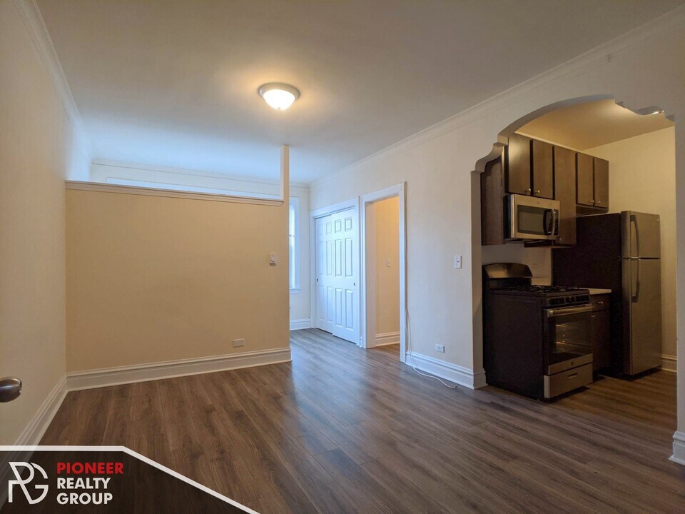 2934 W Palmer St, Unit 2936-305 in Chicago, IL - Building Photo