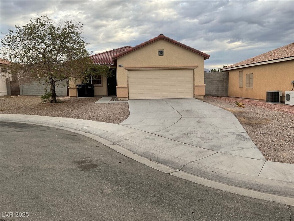 3216 Standing Bear Ct in North Las Vegas, NV - Building Photo