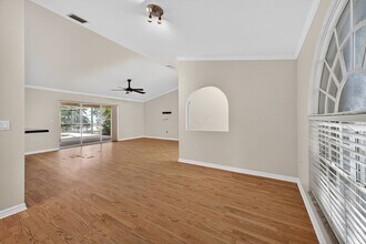 Charming 3-Bedroom Home with Private Pool in Buckingham Air Park in Ft. Myers, FL - Foto de edificio - Building Photo