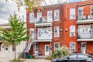 2240 De Villiers Rue in Montréal, QC - Building Photo