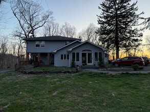 570 Montgomery Rd in Hillsborough, NJ - Building Photo - Building Photo