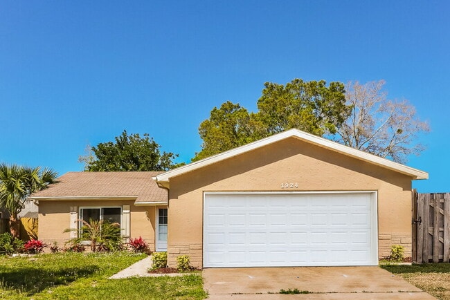 property at 1924 Dover Ct