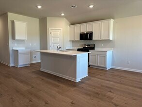 14209 Little Falls Ln in Yukon, OK - Building Photo - Building Photo