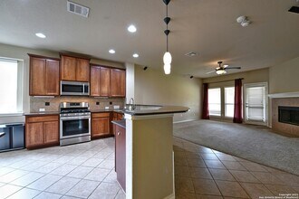 3527 Sumantra Clf in San Antonio, TX - Building Photo - Building Photo