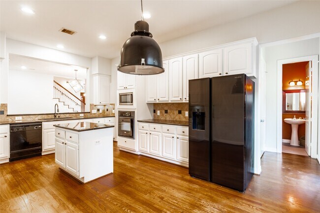 2923 Royal Oaks Crest in Houston, TX - Building Photo - Building Photo