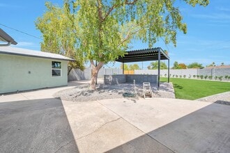 1930 E Palmcroft Dr in Tempe, AZ - Building Photo - Building Photo
