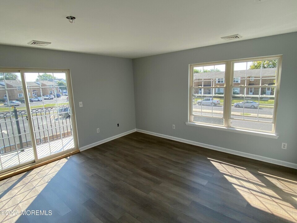 60-62 Carr Ave in Keansburg, NJ - Building Photo