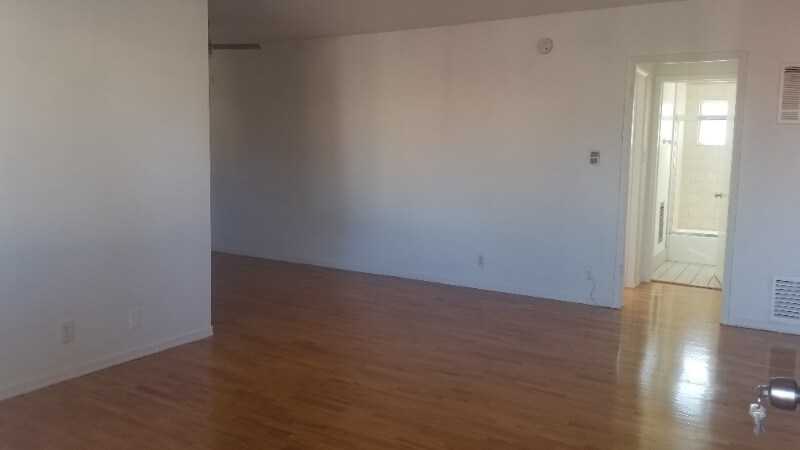 1025 Idaho Ave in Santa Monica, CA - Building Photo