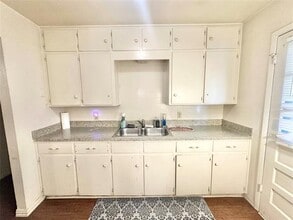 915 N 7th St in Sanger, TX - Building Photo - Building Photo