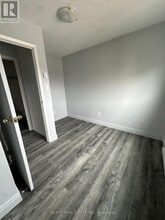9 Lowndes Ave in Georgina, ON - Building Photo - Building Photo