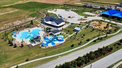 1022 Gentle Nook Dr in Beasley, TX - Building Photo - Building Photo