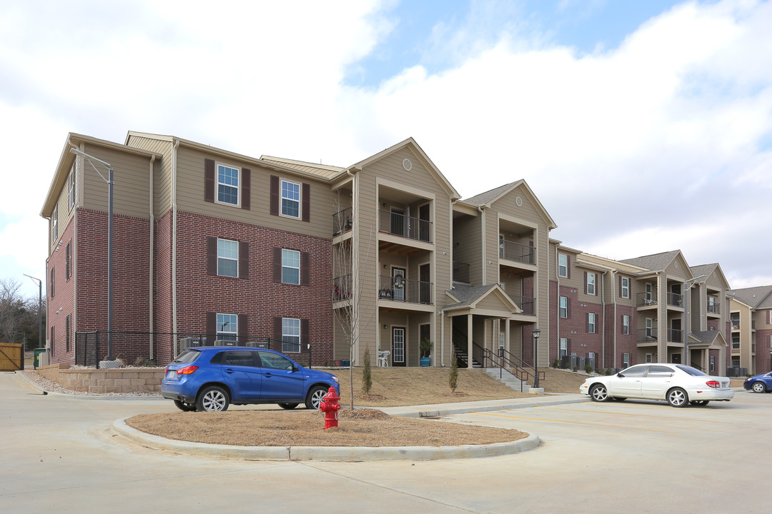 Wickham Gardens in Sapulpa, OK - Building Photo