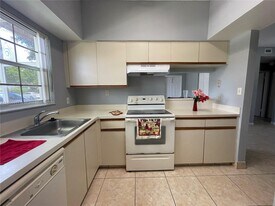 840 Cypress Park Way in Pompano Beach, FL - Building Photo